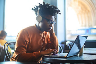 Student Watching Learning Express LibraryOnline Courses through ACPL services